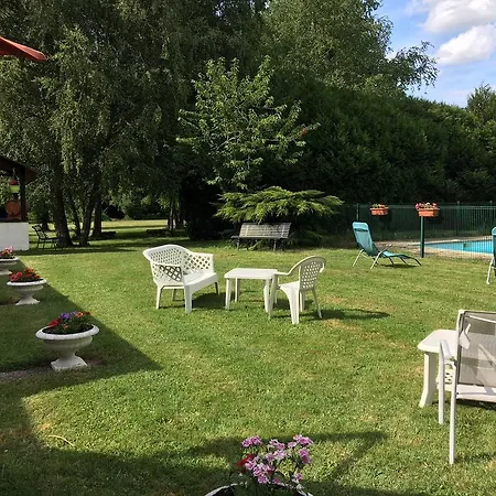Le Relais D'avrilly Hotel 4*