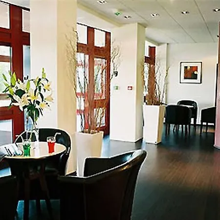 Le Relais D'avrilly Hotel